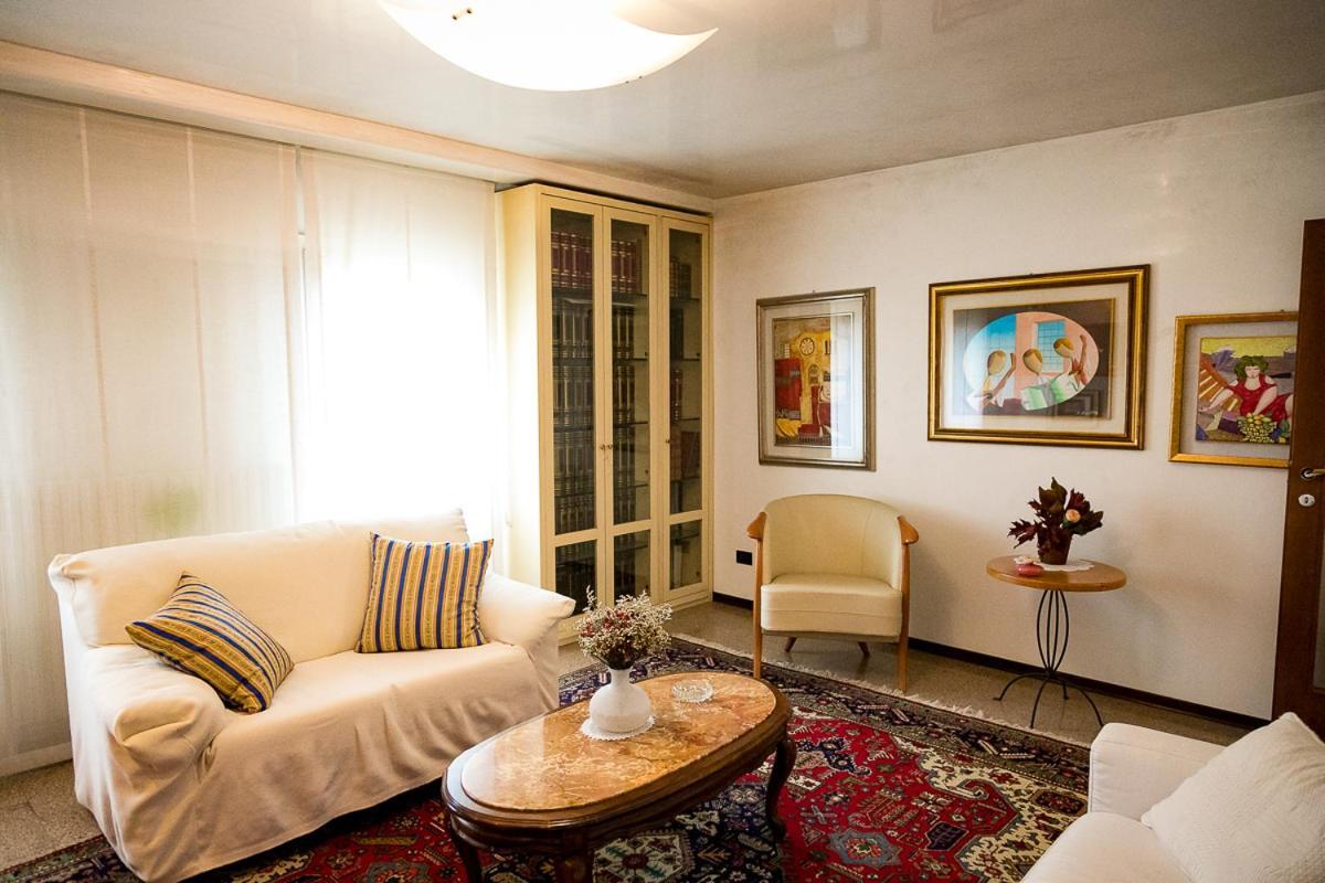 B&B Ca Dea Calle Vallà Екстериор снимка