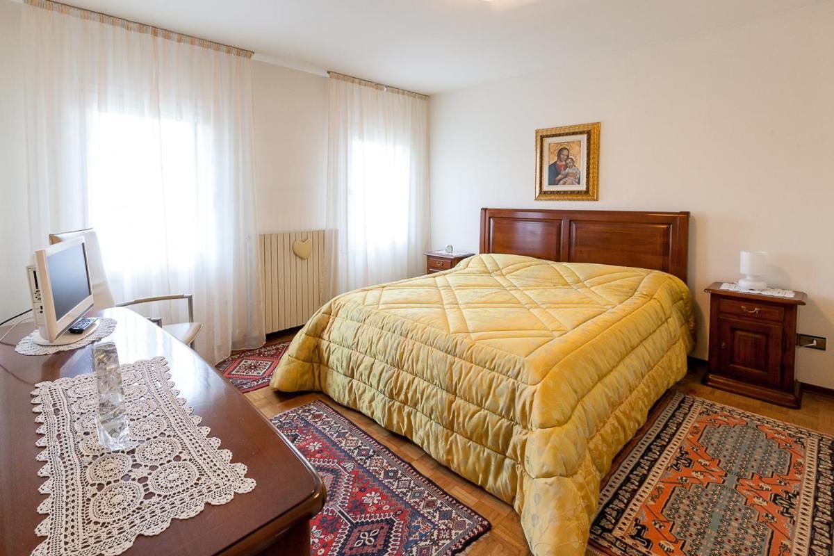 B&B Ca Dea Calle Vallà Екстериор снимка
